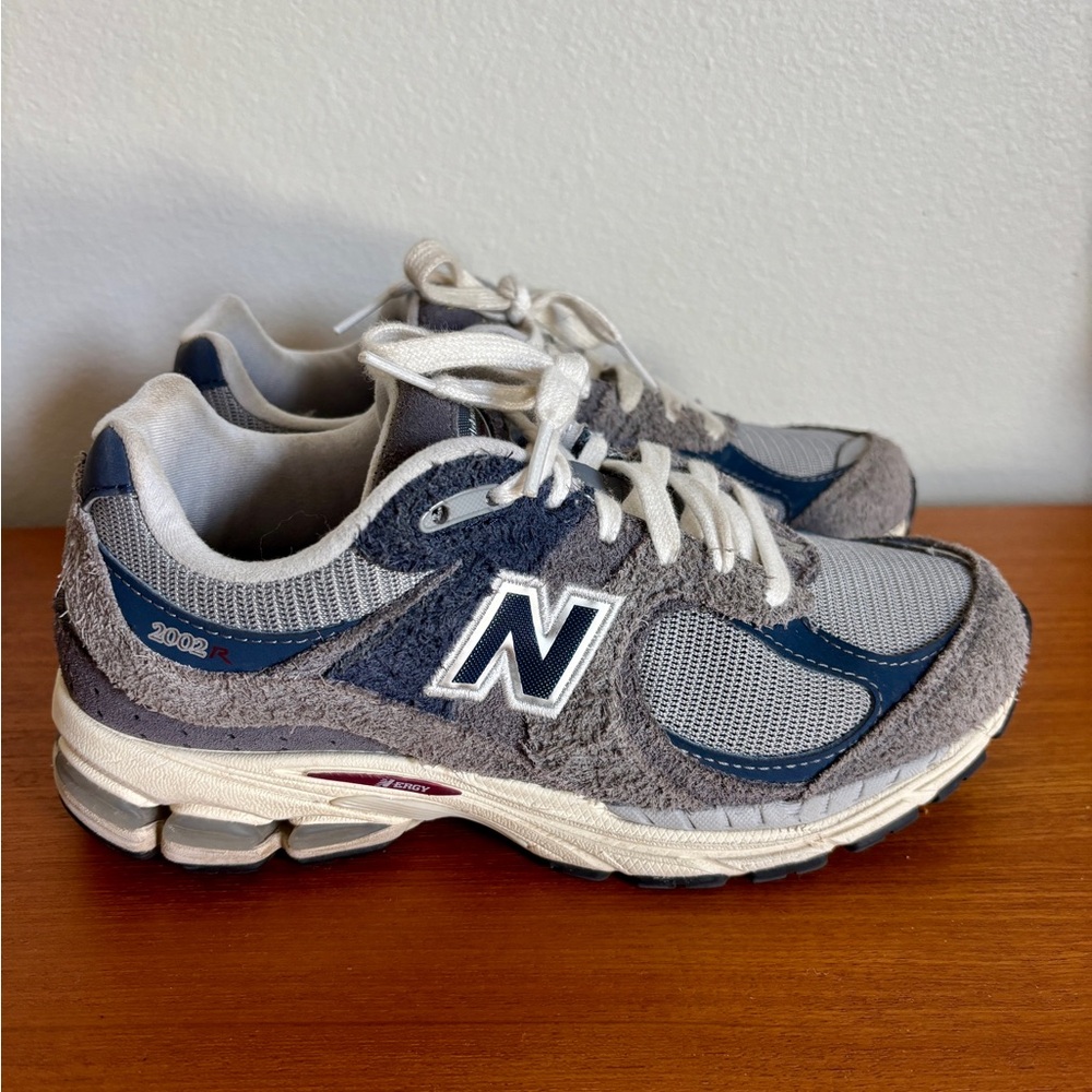 New Balance 2002R